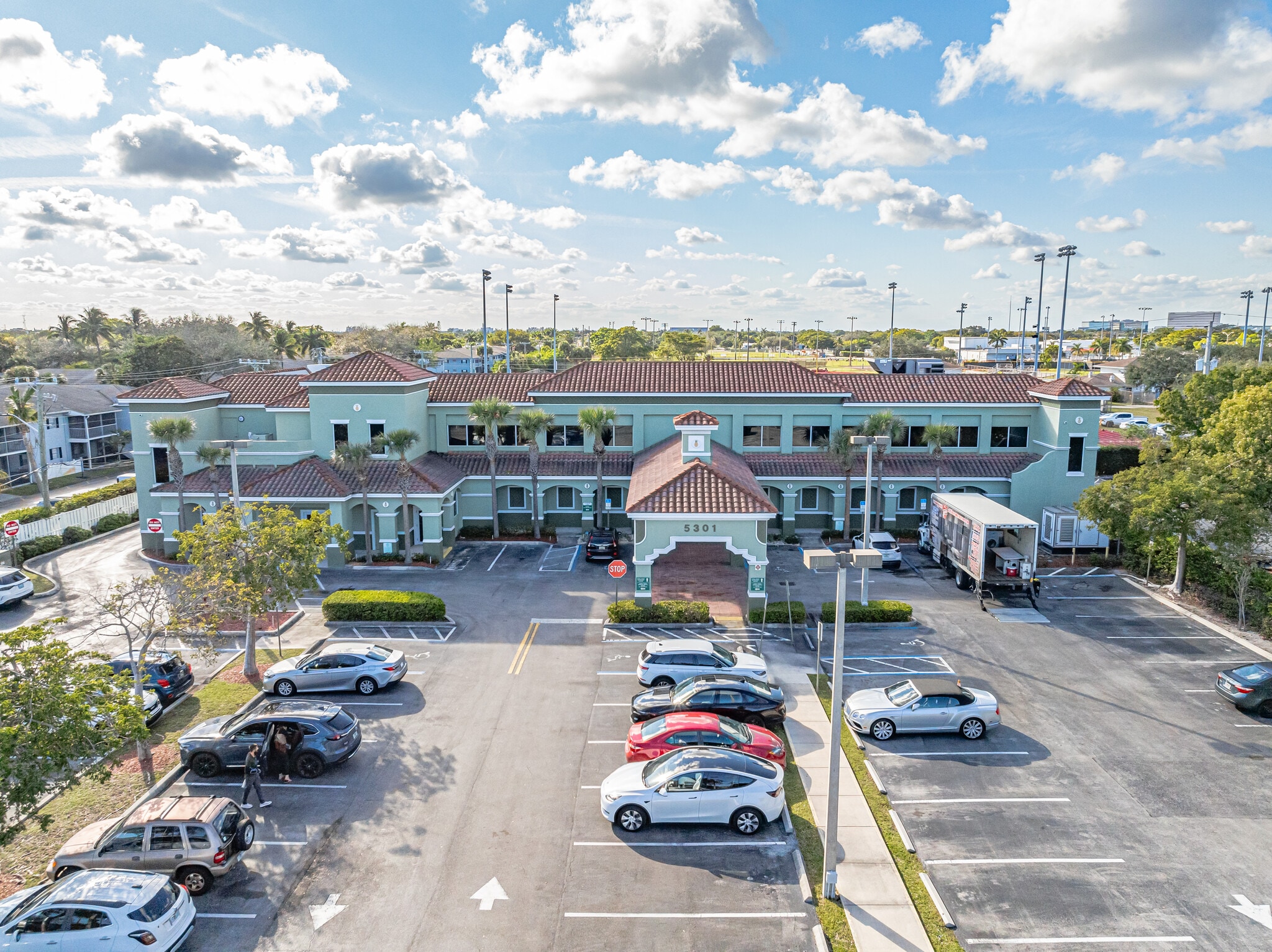 5301 N Dixie Hwy, Fort Lauderdale, FL for lease Building Photo- Image 1 of 9