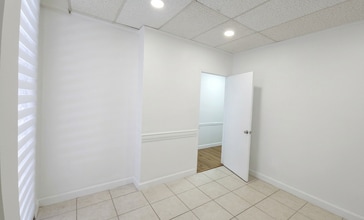 17985 Biscayne Blvd, Miami, FL à louer Photo intérieure- Image 2 de 3