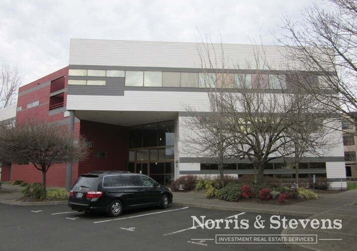 700 N Hayden Island Dr, Portland, OR à louer - Photo du bâtiment - Image 2 de 4