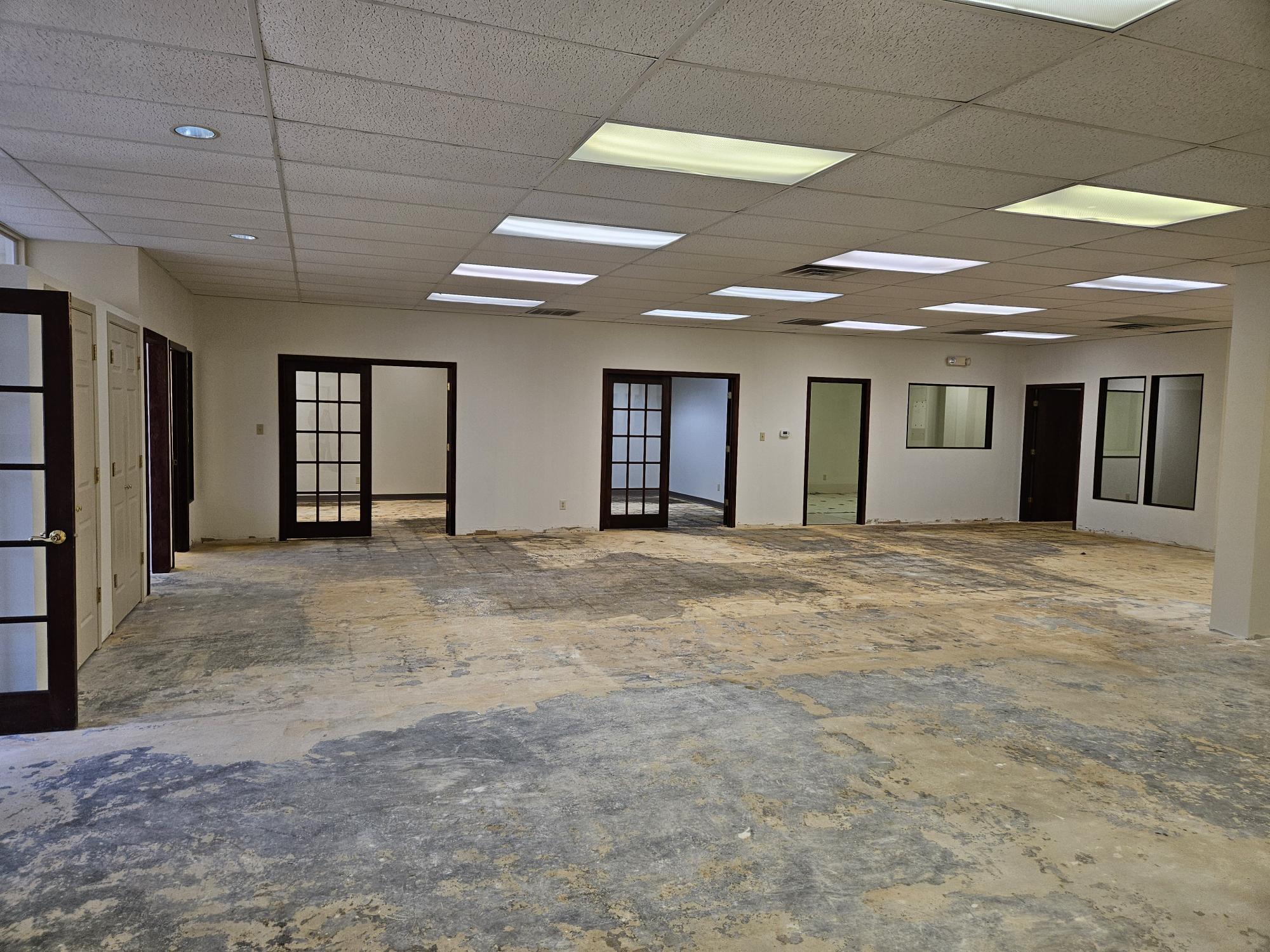 3021-3035 N 93rd St, Omaha, NE for lease Interior Photo- Image 1 of 2