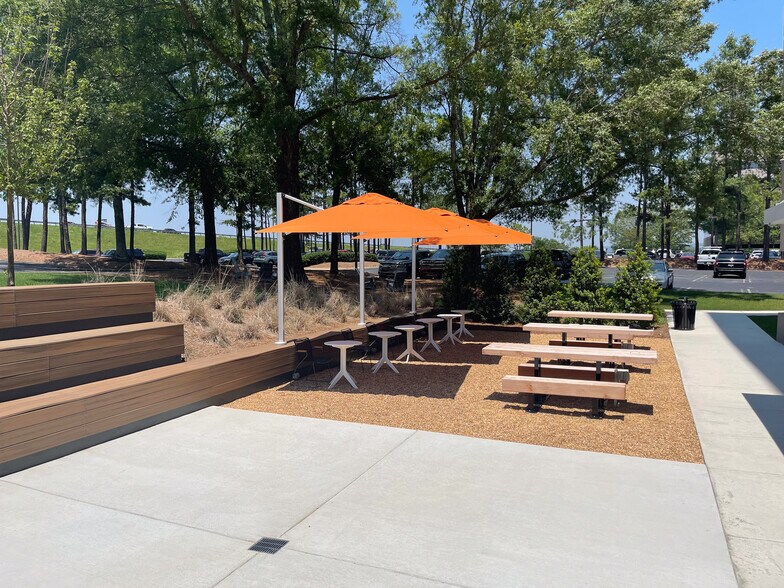 500 Corporate Pky, Birmingham, AL à louer - Photo du bâtiment - Image 3 de 15