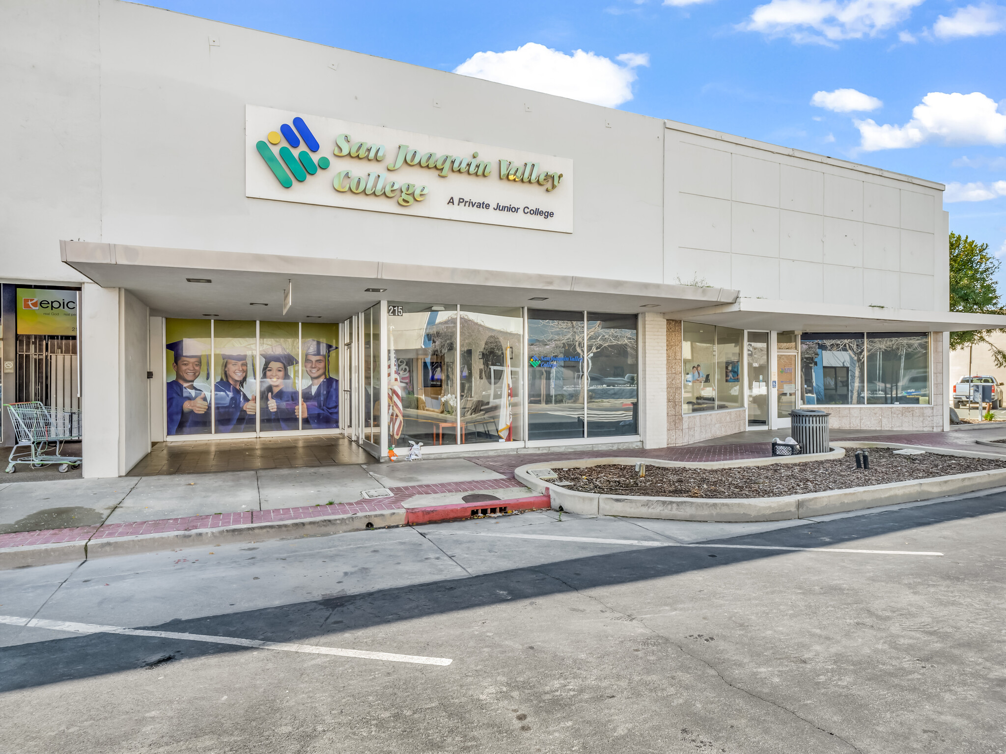 217 W 7th St, Hanford, CA for sale Building Photo- Image 1 of 18