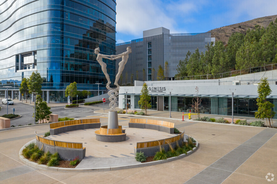 2 Tower Pl, South San Francisco, CA à louer - Photo du bâtiment - Image 3 de 15