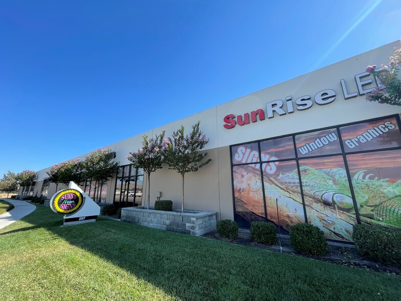 291-297 Rickenbacker Cir, Livermore, CA for sale - Building Photo - Image 2 of 4