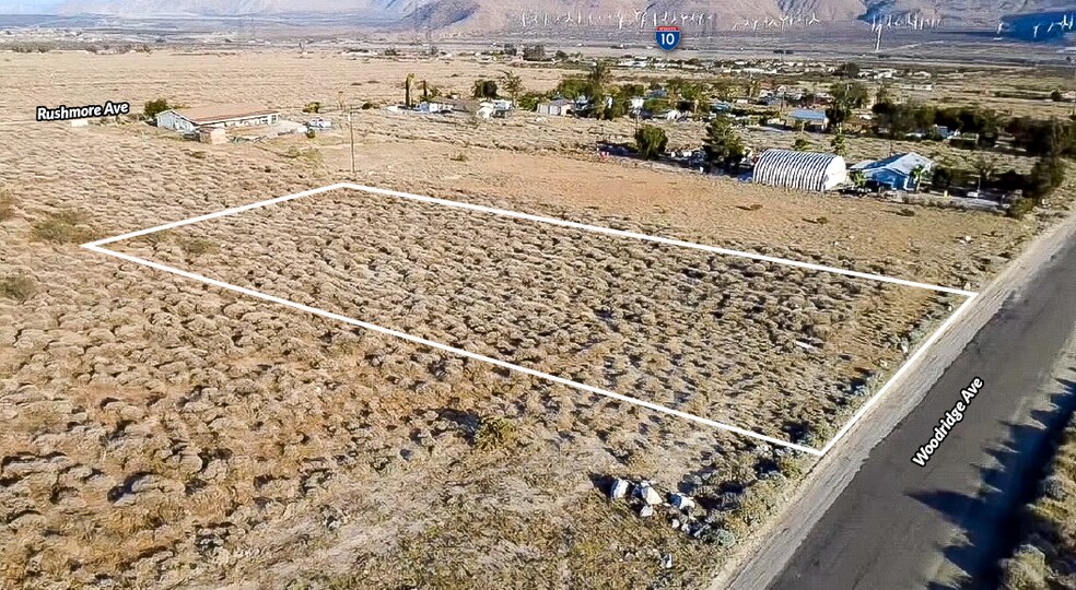 Woodridge Avenue, Whitewater, CA à vendre - Photo du bâtiment - Image 2 de 9