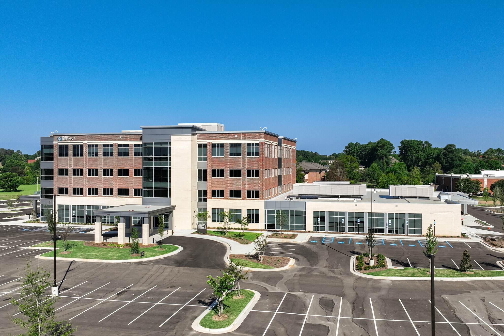 1026 Baptist Cir, Madison, MS for lease Primary Photo- Image 1 of 6