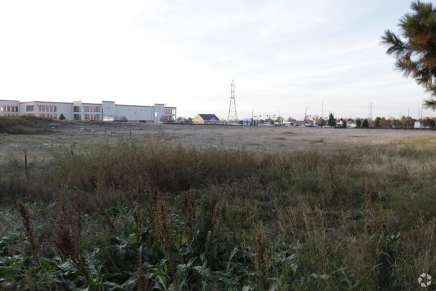 40th & Chambers Rd, Aurora, CO à vendre - Photo du bâtiment - Image 2 de 6