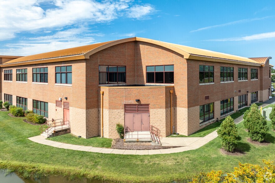 1630 Main St, Chester, MD à louer - Photo du bâtiment - Image 2 de 4