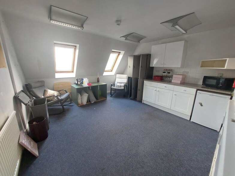 2 Biggar Rd, Edinburgh for lease - Building Photo - Image 3 of 6