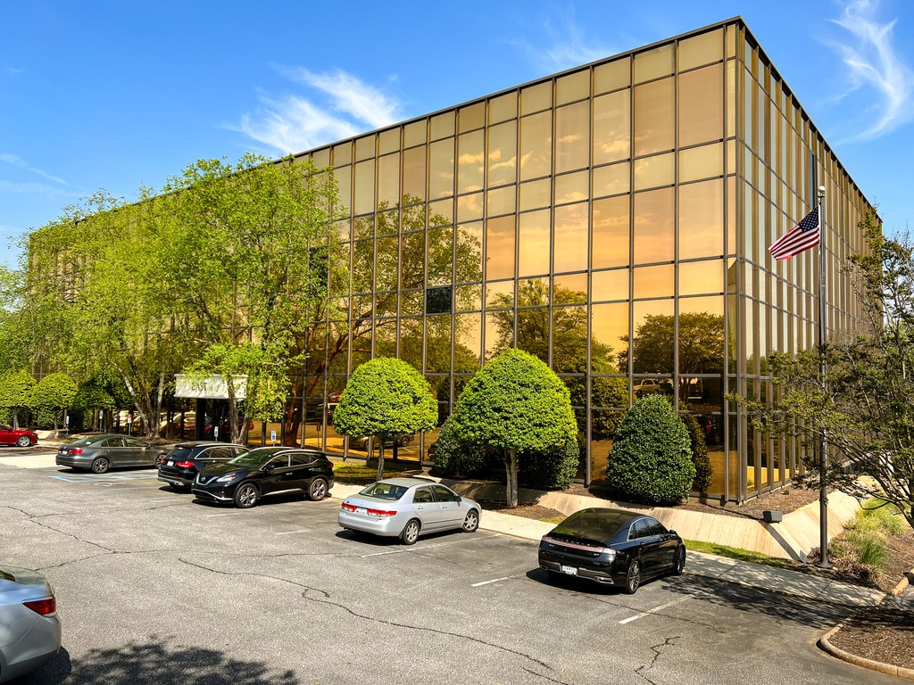 33 Villa Rd, Greenville, SC for lease Primary Photo- Image 1 of 15