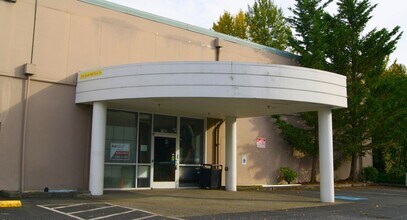 712-716 S Hill Park Dr, Puyallup, WA à louer Photo du bâtiment- Image 2 de 6