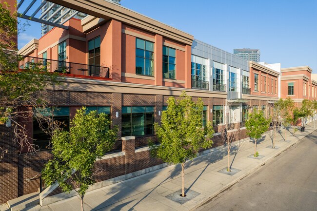 Plus de détails pour 409 10th Ave, Calgary, AB - Bureau à vendre