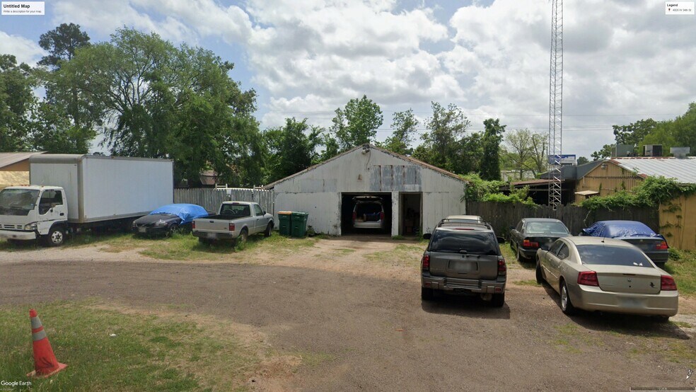 611 Northwood Dr, Conroe, TX à vendre - Photo principale - Image 1 de 2