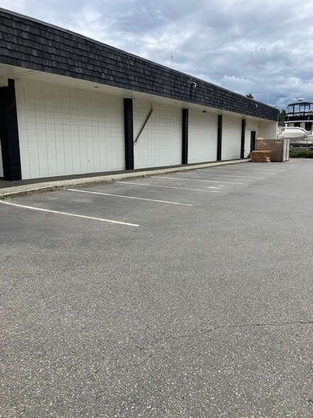 627 S 227th St, Des Moines, WA for lease - Building Photo - Image 3 of 3