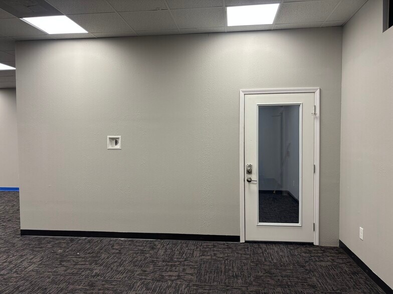 8200 Windway Dr, Windcrest, TX à louer - Photo du bâtiment - Image 3 de 9