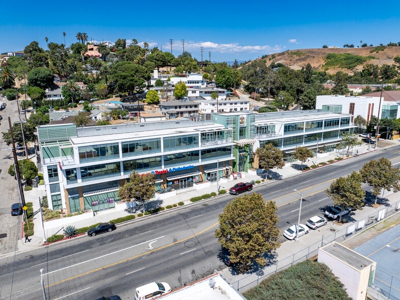 3331 N Broadway, Los Angeles, CA à vendre - Photo du bâtiment - Image 2 de 10