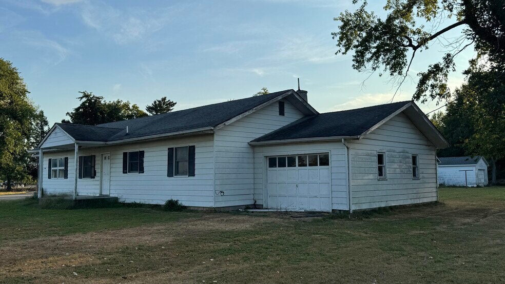1950 N Illinois Ave, Carbondale, IL à vendre - Photo du bâtiment - Image 3 de 5