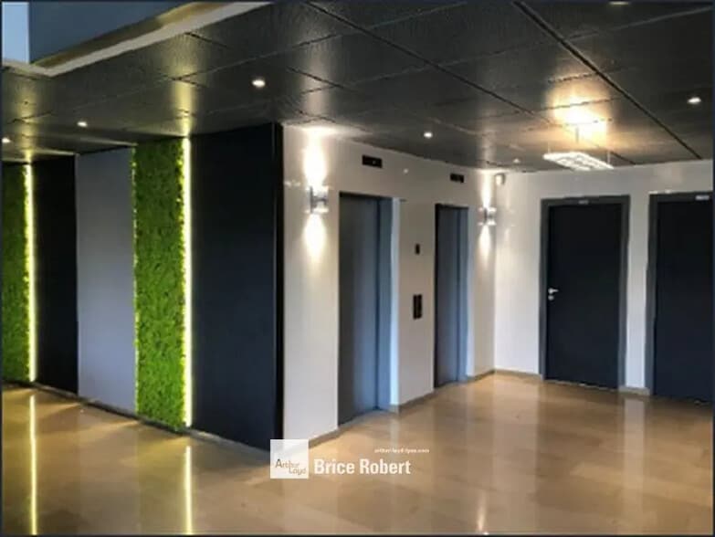 Office in Dardilly for sale - Lobby - Image 3 of 4