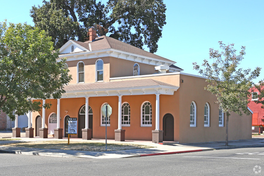 319 N Church St, Visalia, CA for sale - Primary Photo - Image 1 of 1