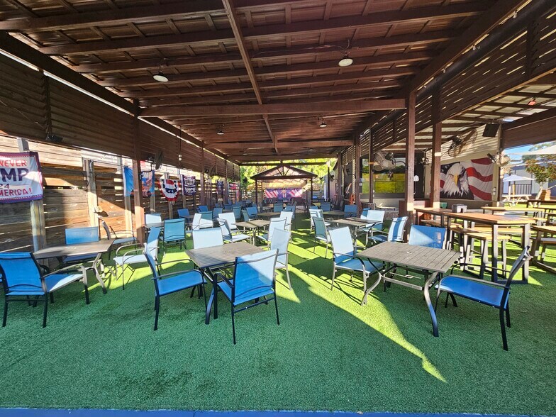 409 Bradford Ave, Kemah, TX à louer - Photo du bâtiment - Image 2 de 5