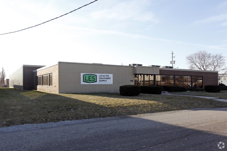 907 Oxford St, Toronto, ON for lease - Primary Photo - Image 1 of 2