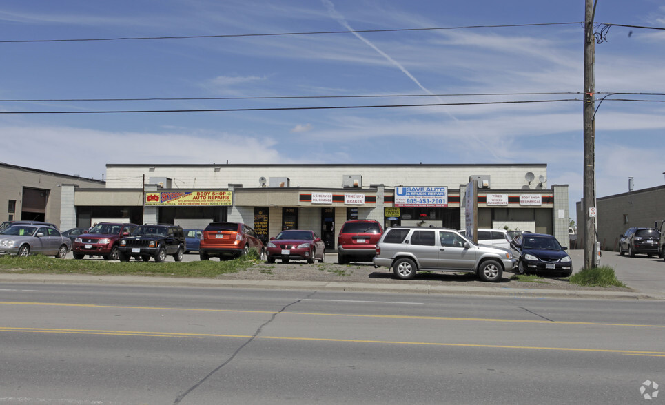 308 Rutherford Rd, Brampton, ON à louer - Photo du bâtiment - Image 2 de 2