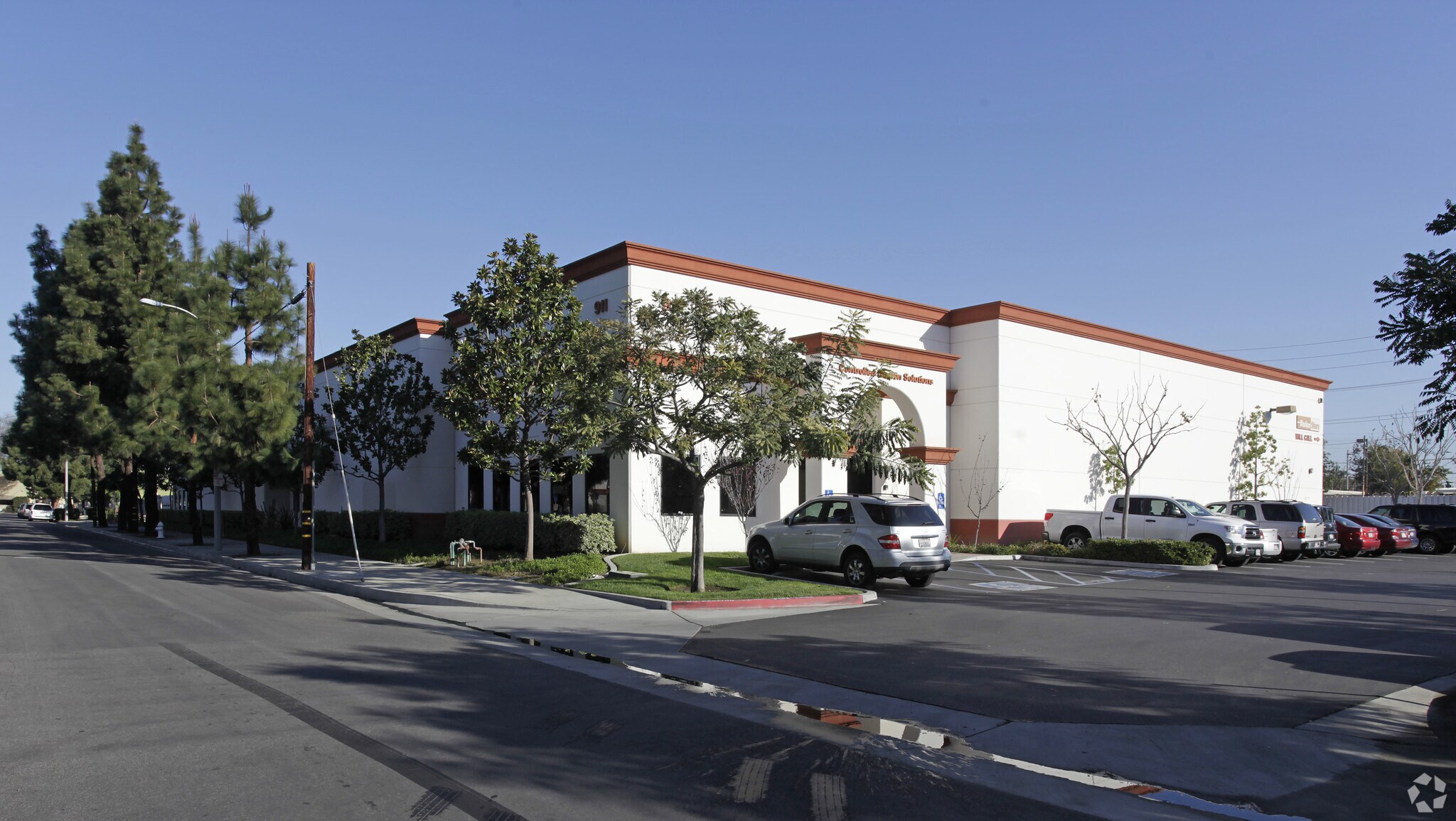 911 Poinsettia St, Santa Ana, CA à vendre Photo principale- Image 1 de 8