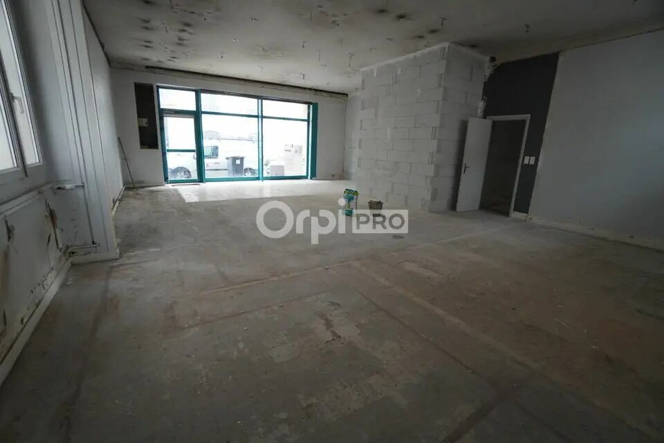 Retail in Dijon for sale Interior Photo- Image 1 of 5