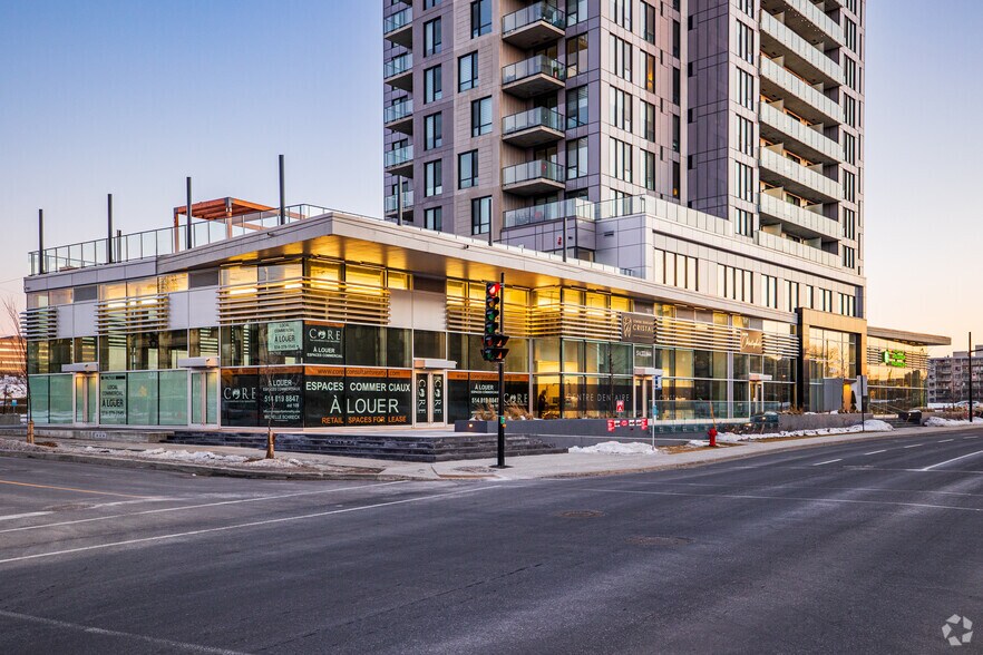 2100-2220 Sauvé Rue O, Mont-Royal, QC à louer - Photo du bâtiment - Image 2 de 6