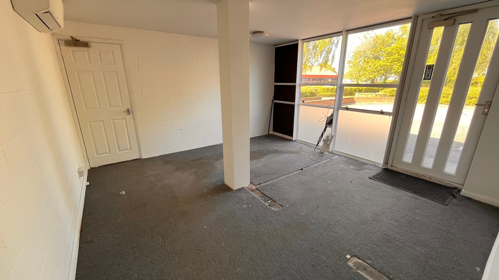 37-42 Saffron Ct, Basildon for lease Interior Photo- Image 1 of 4