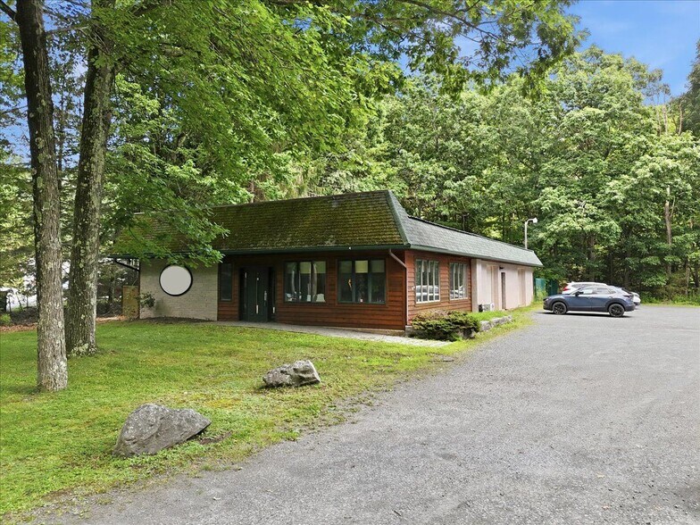 424 PA-390, Tafton, PA à vendre - Photo du bâtiment - Image 2 de 41