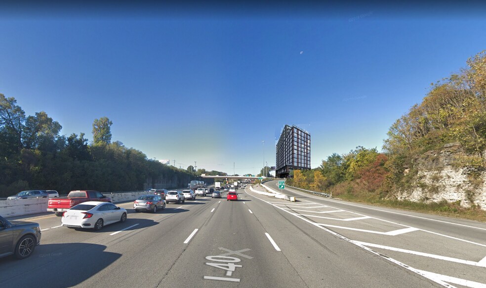 551 Spence Ln, Nashville, TN à vendre - Photo du bâtiment - Image 3 de 6