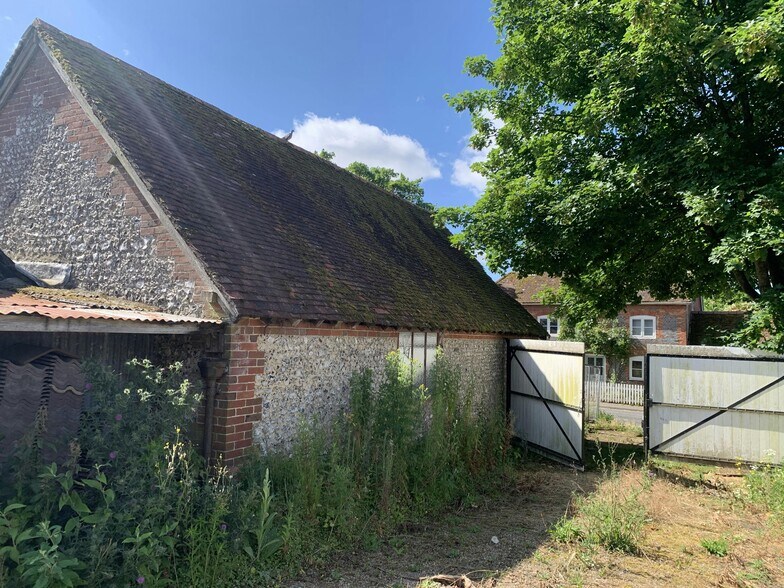 130 Chalton Ln, Waterlooville à louer - Photo du bâtiment - Image 3 de 26