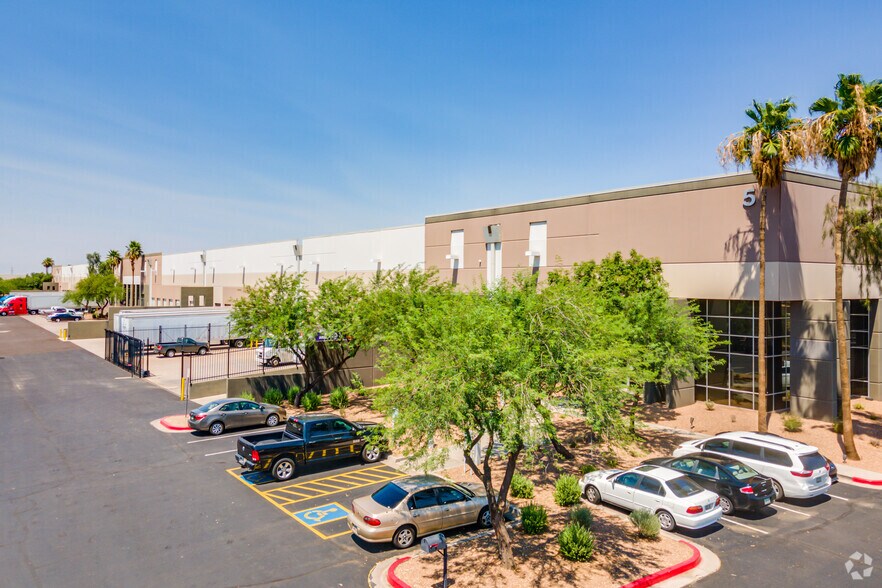 105 S 84th Ave, Tolleson, AZ à louer - Photo du bâtiment - Image 2 de 6