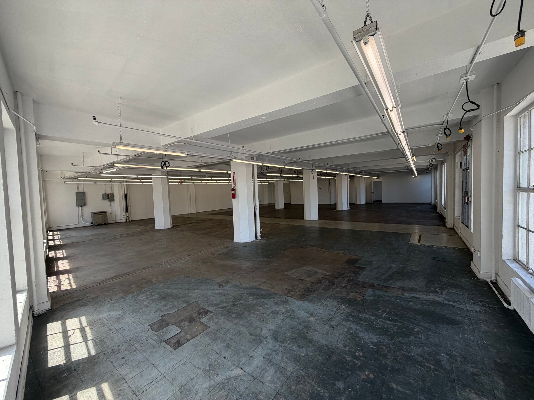 122 E 7th St, Los Angeles, CA for lease Interior Photo- Image 1 of 6