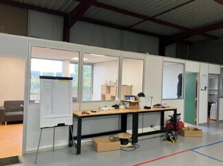 Plus de détails pour Local d'activités à louer