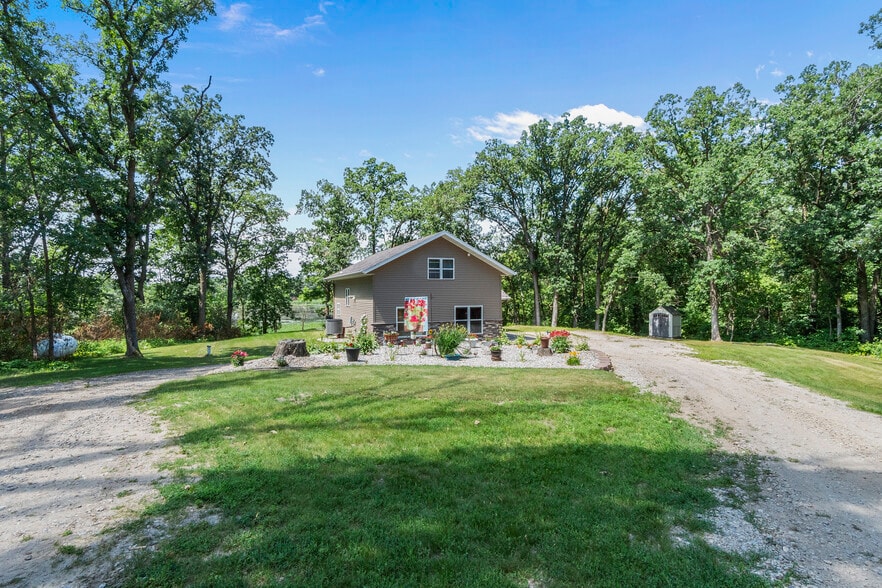 23729 Oak Lake Trl SE, Erskine, MN à vendre - Photo principale - Image 2 de 40