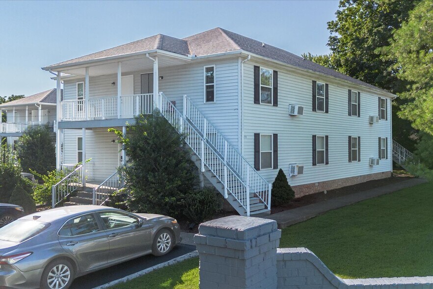 1059 Woods Ferry Rd, Gallatin, TN à vendre - Photo du bâtiment - Image 2 de 43