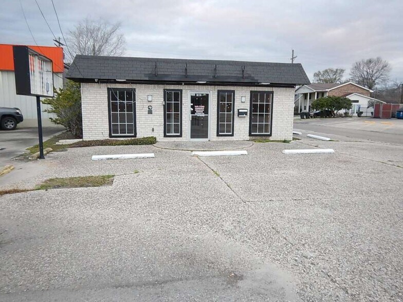 3604 Nederland Ave, Nederland, TX à vendre - Photo du bâtiment - Image 1 de 9