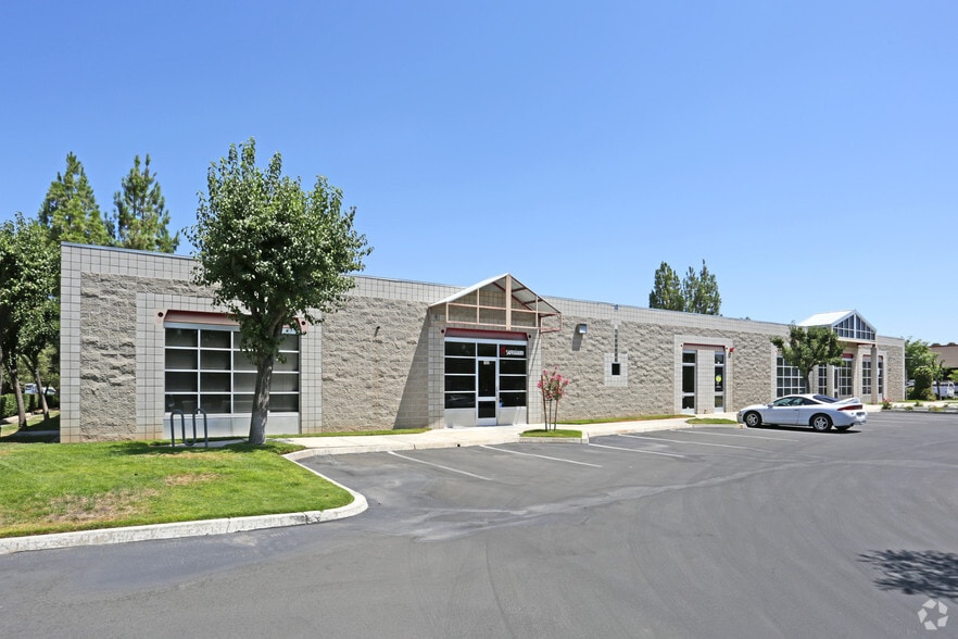 7621 N Del Mar Ave, Fresno, CA for lease - Building Photo - Image 3 of 13