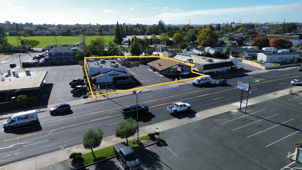 1023 E F St, Oakdale, CA for sale - Building Photo - Image 1 of 11