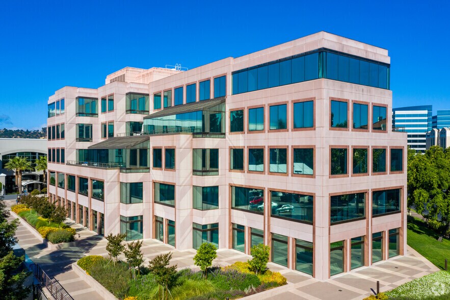 1350 Treat Blvd, Walnut Creek, CA à louer - Photo du bâtiment - Image 1 de 6