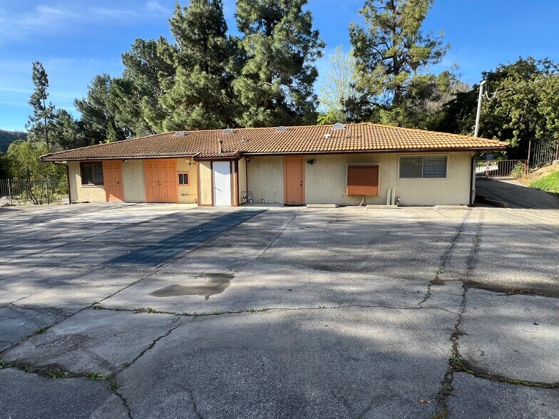 114 Olinda Dr, Brea, CA à vendre - Photo du bâtiment - Image 3 de 28