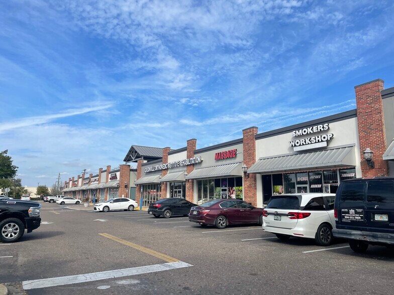 12961 N Main St, Jacksonville, FL à louer - Photo du bâtiment - Image 1 de 22