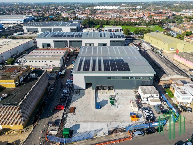 2 Beatty Rd, Waltham Cross for lease - Building Photo - Image 3 of 24