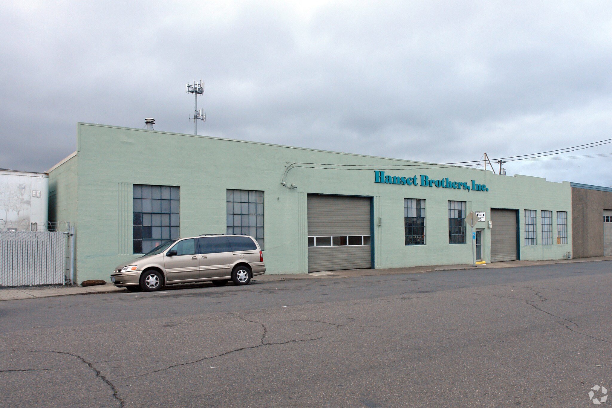 1105 SE Woodward St, Portland, OR à vendre Photo principale- Image 1 de 21