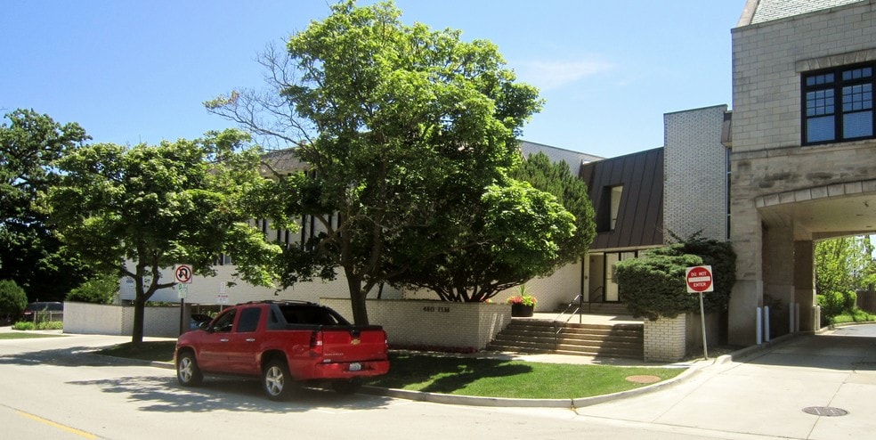 480 Elm Pl, Highland Park, IL à vendre - Photo principale - Image 2 de 15