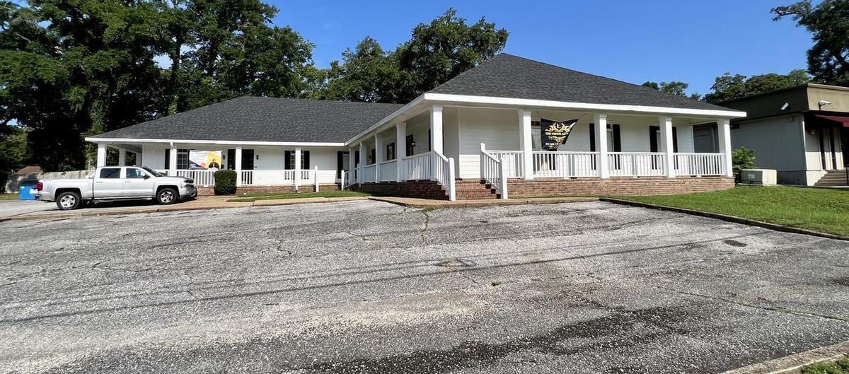 712 Oak Circle Dr, Mobile, AL for lease Building Photo- Image 1 of 14