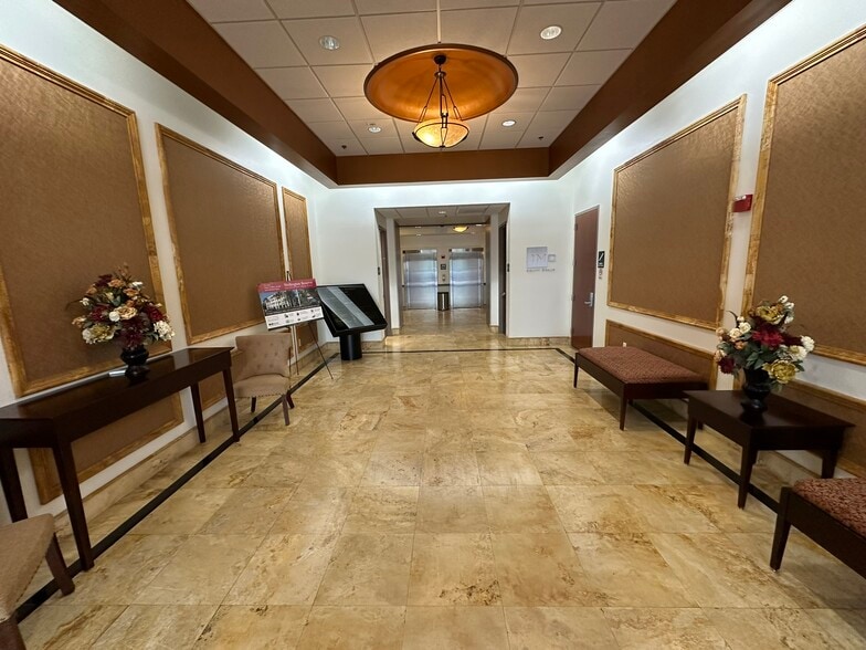 1035-1049 State Road 7, Wellington, FL for lease - Interior Photo - Image 2 of 9