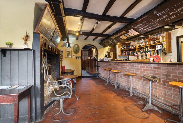 Talbot Inn, Bromyard Rd, Worcester for sale - Interior Photo - Image 3 of 8